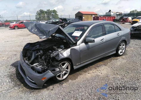 2011 Mercedes-Benz C 300 Luxury/Sport из США, поврежденный, VIN WDDGF5EB3BR140178